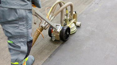 Dépoussiérage et décapage de surfaces et de substrats et protection contre la corrosion